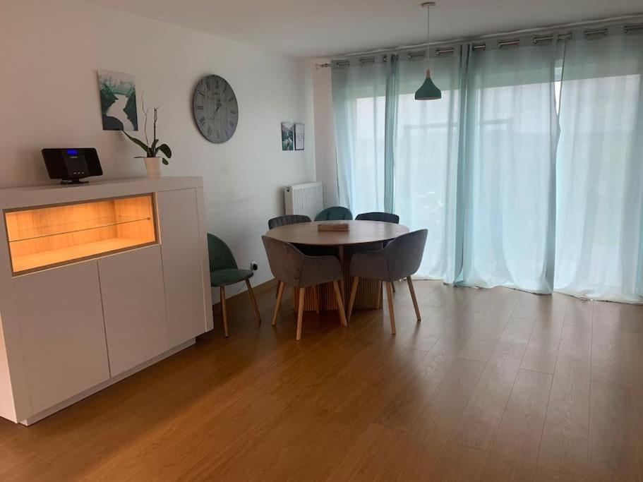 Maison Individuelle, Campagne, 3 Chambres, Baignoire Balneo 2 Places Genech エクステリア 写真